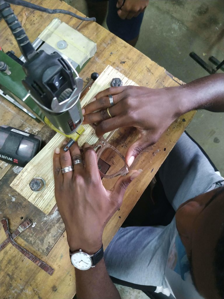 Fabrication de lunette en bois - Tremplin Numérique TNS4 Manifact